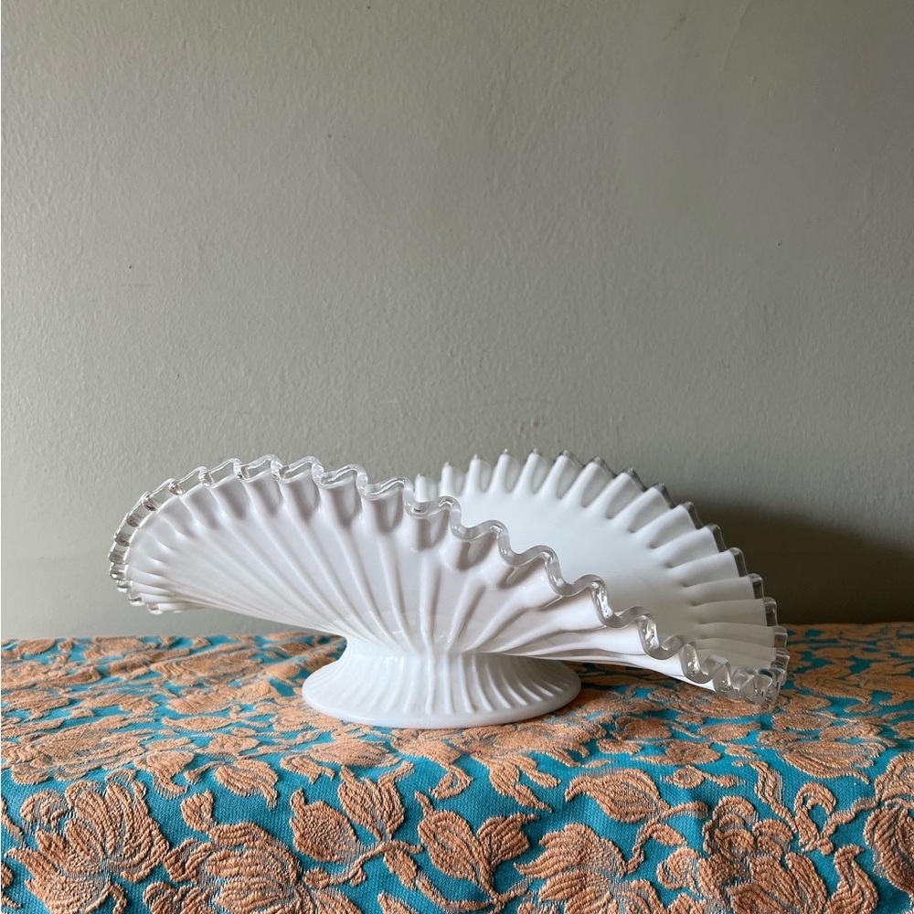 Vintage Fenton white milk glass bowl